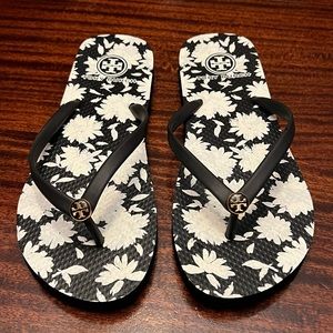 Tory Burch Floral Flip Flop Sandals sz 9